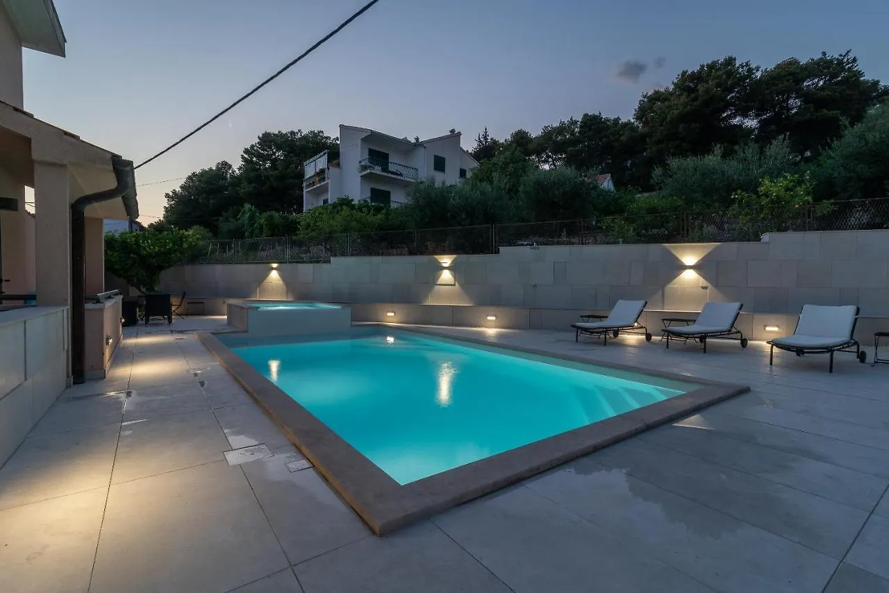 Villa Lavandula With Heated Swimming Pool Trogir