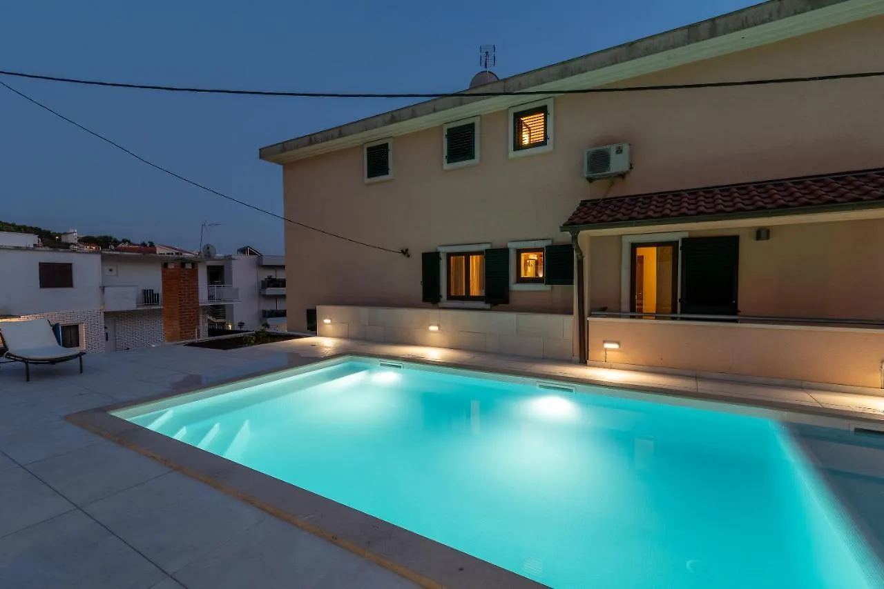 Villa Lavandula With Heated Swimming Pool Croatia