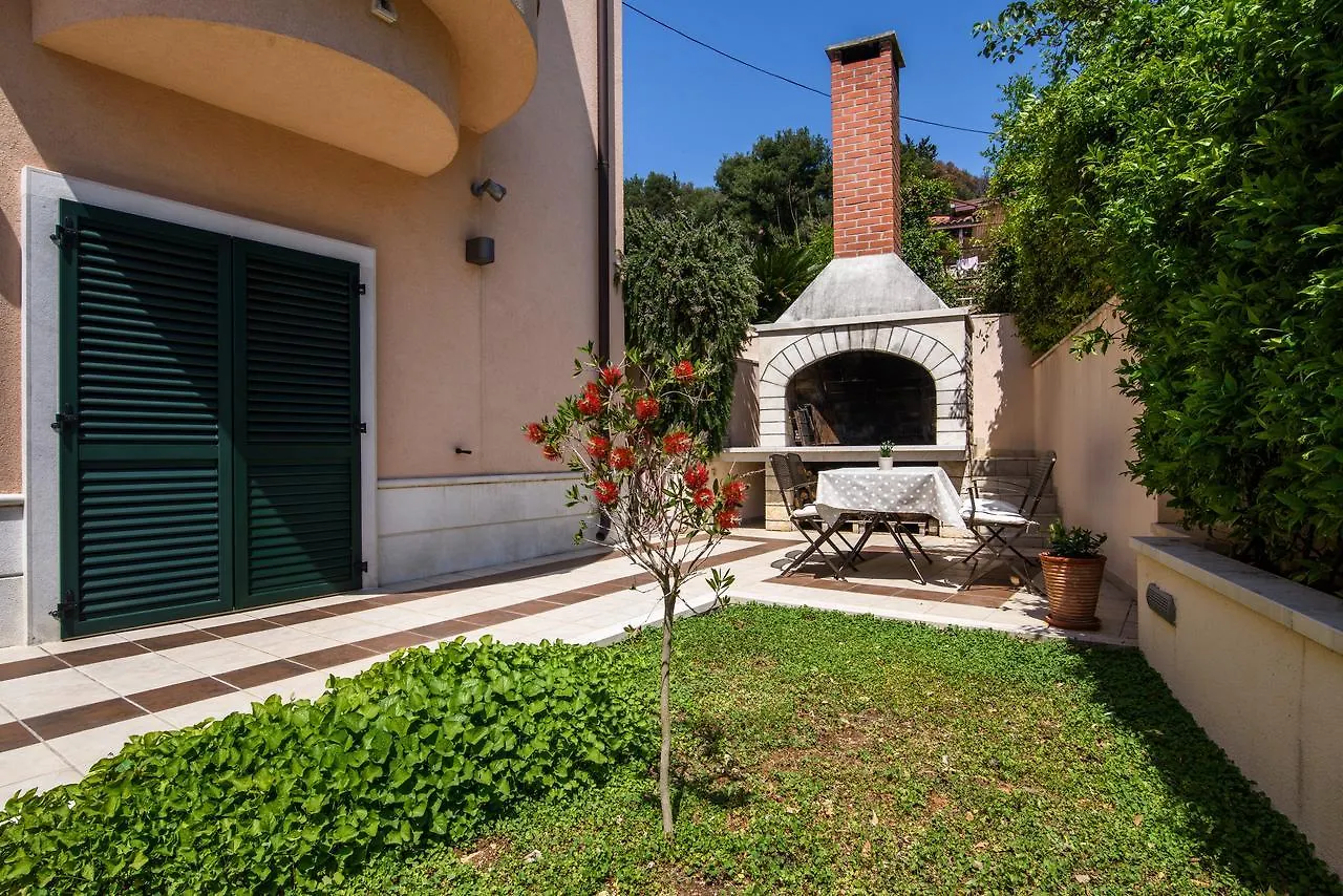Villa Lavandula With Heated Swimming Pool Apartment Trogir