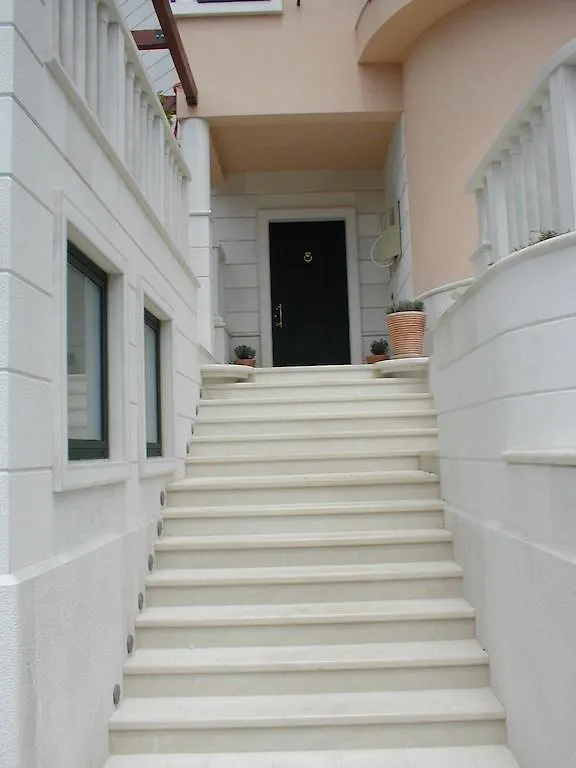 Villa Lavandula With Heated Swimming Pool Apartment